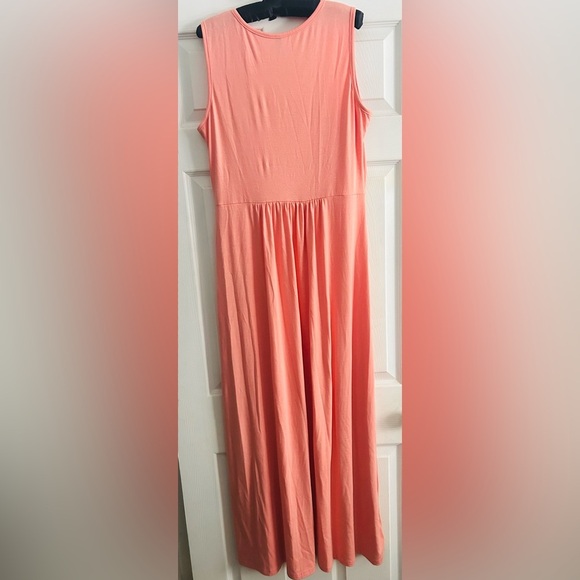 Elegant Peach Maxi Dress, size Large - Picture 5 of 5
